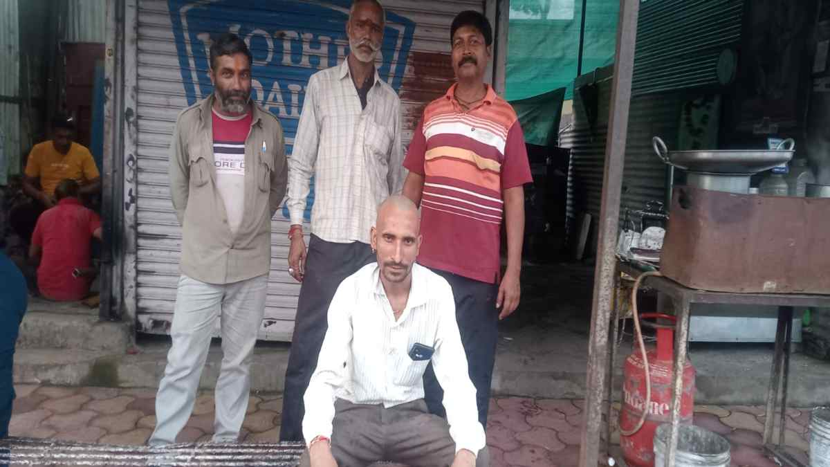 CM डॉ. मोहन यादव के पिता के निधन पर भाजपा कार्यकर्ता ने मुंडन कर अर्पित की श्रद्धांजलि, कहा- बाबूजी के चरणों में अपना सिर झुका कर शत-शत नमन करता हूं
