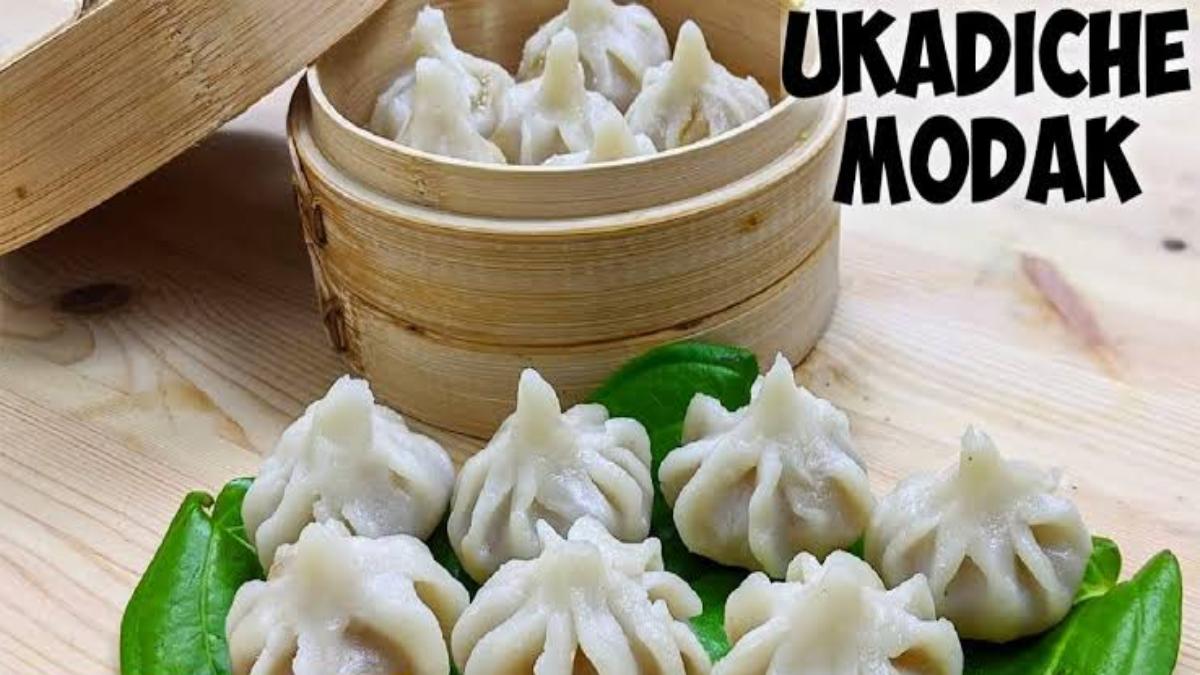 पारंपरिक उकडीचे मोदक से तैयार करें बप्पा का भोग, यहां जाने इसे बनाने की आसान रेसिपी…