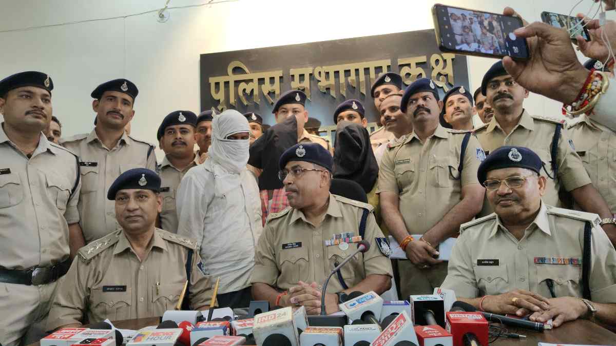 हनुमान मंदिर में चोरी करने वाली गैंग के 3 सदस्य गिरफ्तार, अन्य की तलाश जारी, सुरक्षाकर्मी को बंधक बनाकर दिया था वारदात को अंजाम