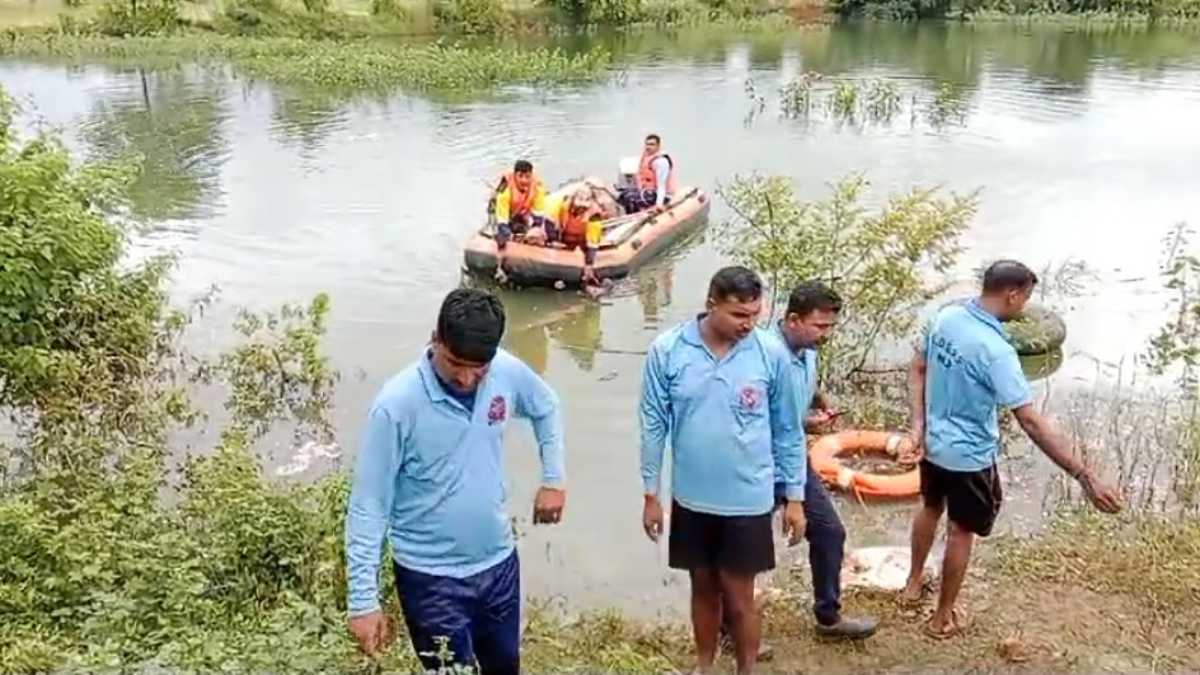 गणेश विसर्जन करने गए दो युवकों की तालाब में डूबने से हुई मौत, रेस्क्यू कर निकाला शव