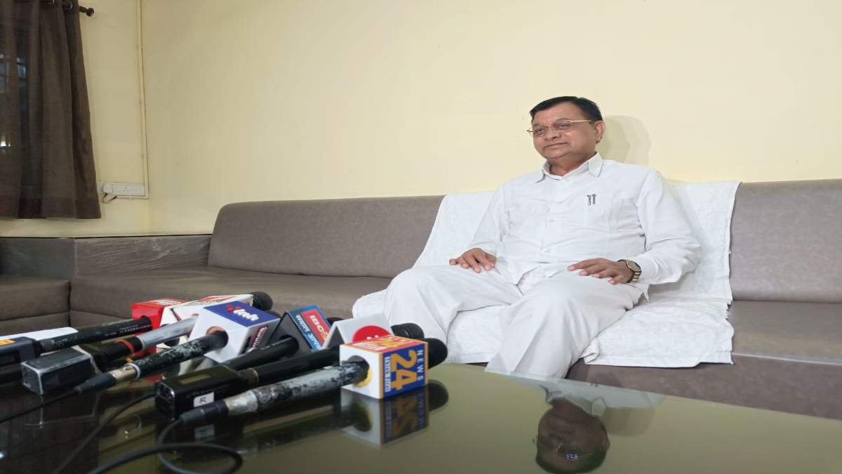 प्रदेश में नहीं बढ़ेंगे सीमेंट के दाम: सीमेंट उद्योग के प्रतिनिधियों के साथ मंत्री की बैठक में बनी सहमति, सरकार से बिना बातचीत बढ़े दाम तो होगी कार्रवाई …