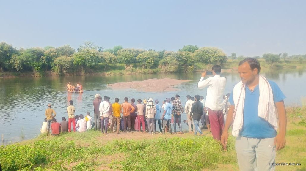 शिकार करने गए खुद शिकार हो गएः मछली पकड़ने गए दो युवक नदी में डूबे, रेस्क्यू जारी