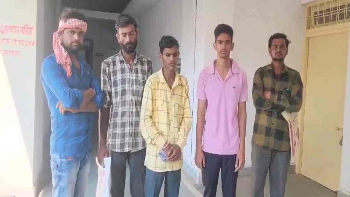 70 लाख का ट्रांजेक्शन देख युवक के उड़े होश, एक करोड़ आने से पहले खाता किया होल्ड, जानें क्या है मामला