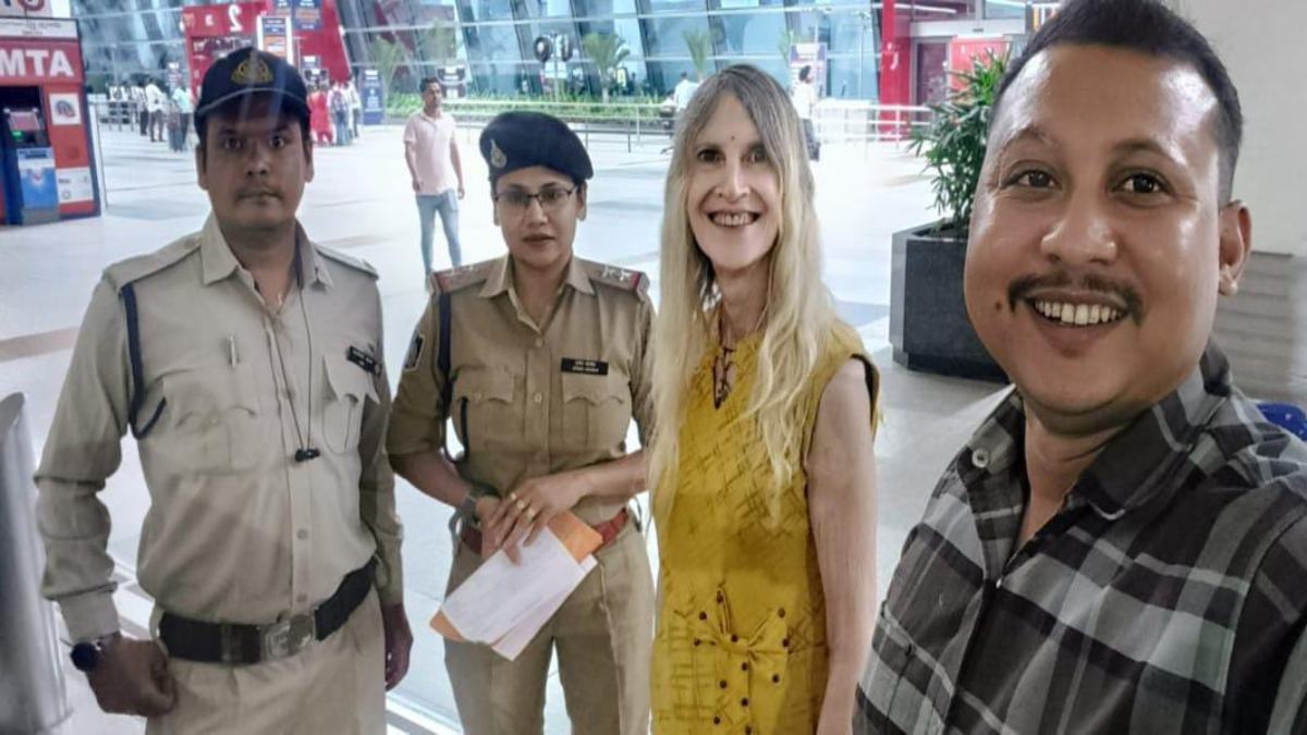 नाइजीरियन के बाद MP पुलिस ने अमेरिकन महिला को पहुंचाया स्वदेश: टूरिस्ट वीजा की अवधि खत्म होने की वजह से नहीं जा पा रही थी वापस