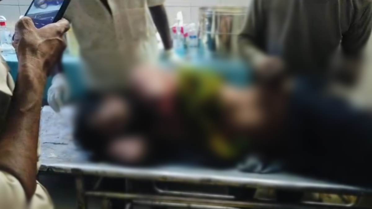 टॉयलेट करने गए युवक पर मगरमच्छ ने किया हमला, एक हाथ को निगल गया, किसी तरह बची जान