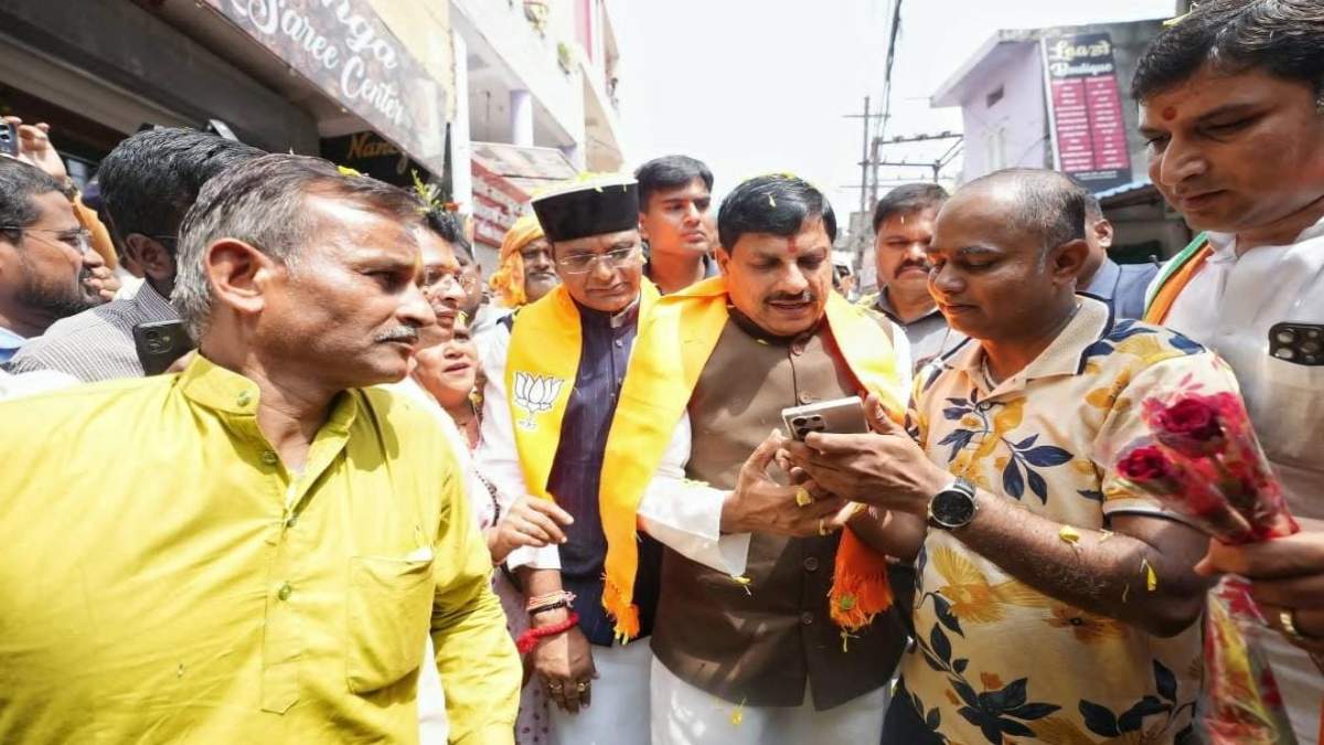 सीएम डॉ मोहन यादव ने जमीन पर उतरकर बनाए सदस्यः प्रदेश प्रभारी बोले- हर दल के सदस्यों का बीजेपी में स्वागत, मिस कॉल से अधिक ऑथेंटिक दूसरा कुछ नहीं