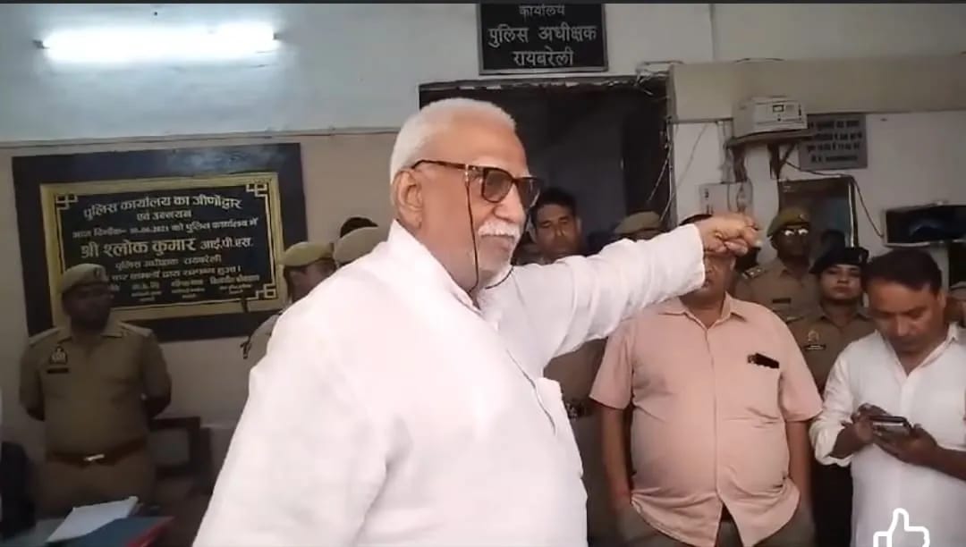 पूर्व विधायक के चैंबर में आने पर भड़के SP, कहा- आप अंदर कैसे आए…, नाराज नेताजी ने काटा बवाल,बोले- कई विधायकों ने लिए पैसे, अब नहीं कर रहे वापस