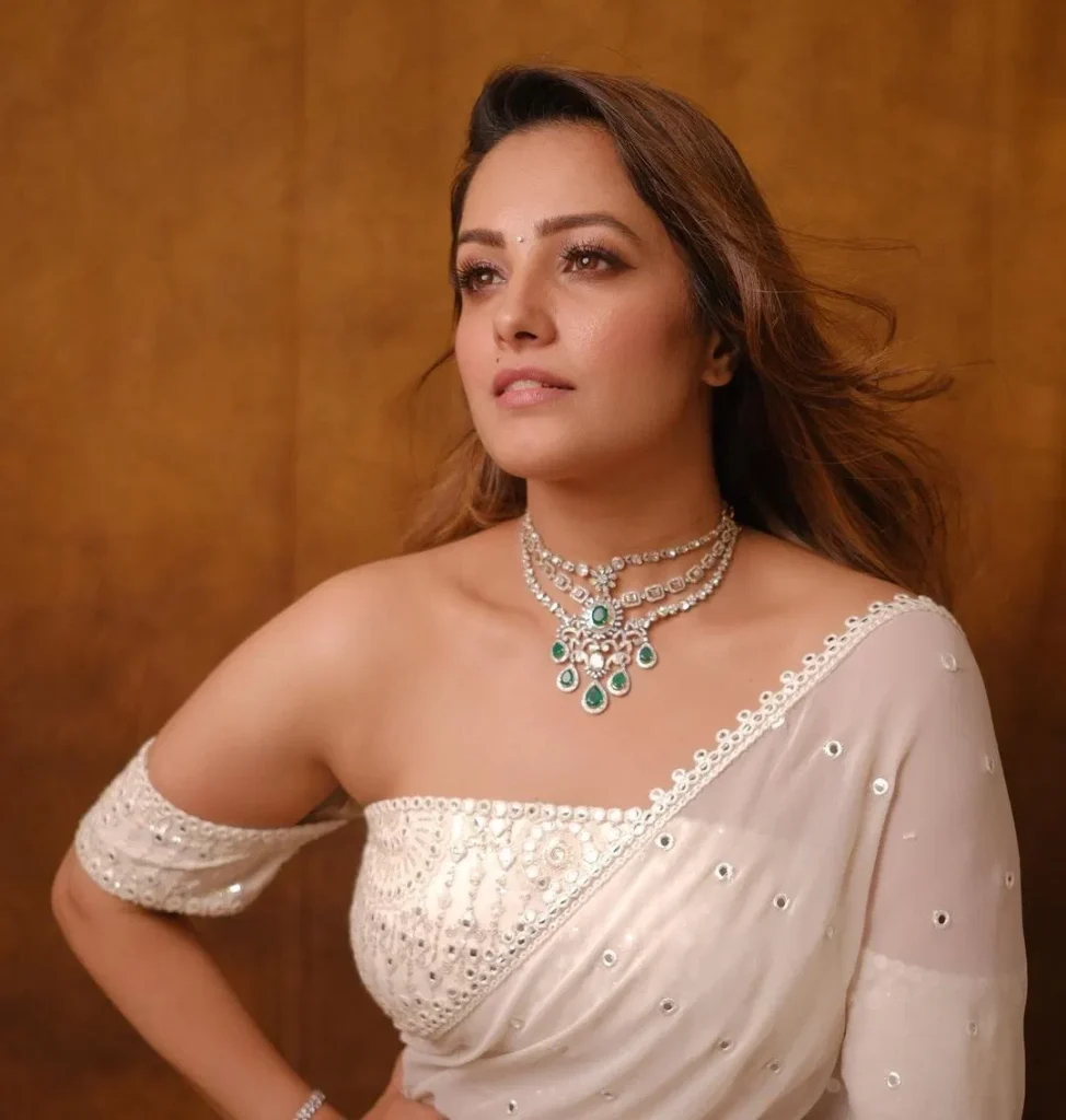 anita-hassanandani-saree-look
