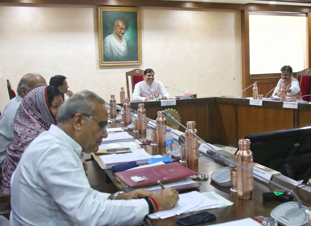 Mohan Cabinet Decision Today: कैबिनेट बैठक में किसानों के लिए बड़ा फैसला, विधायकों के लिए बनेंगे 102 नए आवास, विधानसभा अध्यक्ष, उपाध्यक्ष और नेता प्रतिपक्ष का इनकम टैक्स नहीं भरेगी सरकार
