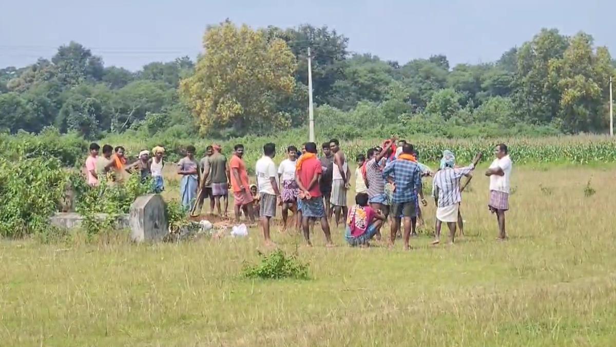 CG BREAKING: उल्टी-दस्त से 5 लोगों की मौत ! स्वास्थ्य विभाग में मचा हड़कंप, आनन-फानन में लगाया जा रहा स्वास्थ्य शिविर