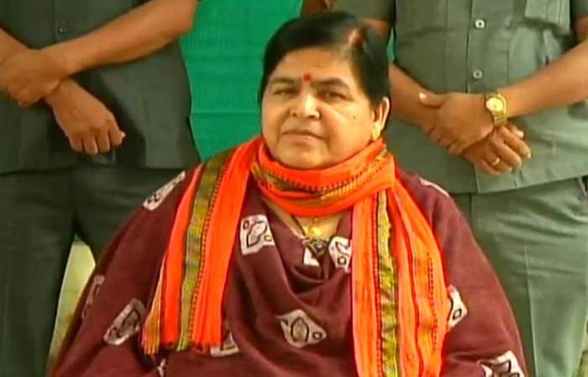 ‘दुष्कर्म करने वालों को चौराहे पर दें फांसी, शव को नोंच खाएं चील-कौए’ पूर्व मंत्री ने PM और CM से की अपील, कहा- डर तभी पैदा होगा…