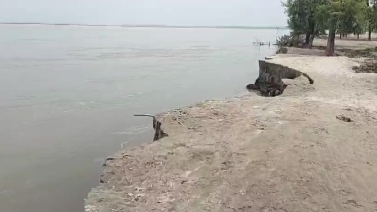 बहराइच में घाघरा का कहर : गुप्तापुरवा और तुलसीपुरवा गांवों का अस्तित्व खत्म, 35 हजार लोग पलायन को मजबूर