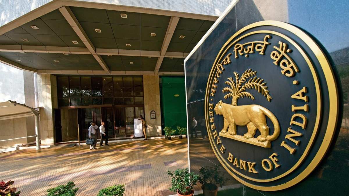 IIFL Finance Gold Business: RBI ने गोल्ड-लोन बिजनेस से हटाई रोक, जानिए रिजर्व बैंक ने क्यों लगाया था प्रतिबंध…