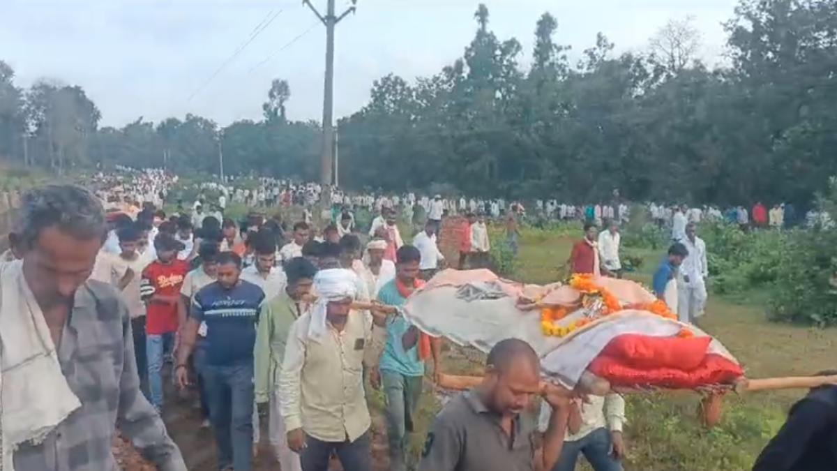 एक साथ उठी 6 अर्थियांः हर किसी की आंखें हो गईं नम, राजस्थान में हुए हादसे में चली गई थी MP के लोगों की जान