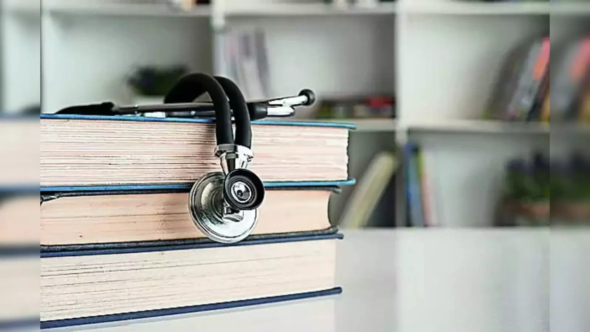 EXCLUSIVE: NEET UG-PG में भर्ती के लिए छत्तीसगढ़ में अलग नियम, क्वालिफाईड अभ्यर्थियों को भी देनी पड़ रही मोटी रकम, गरीब छात्रों का डॉक्टर बनने का सपना हो रहा चूर