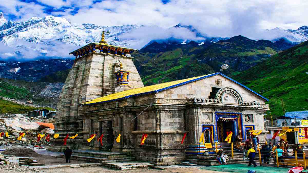 धार्मिक भावनाओं से खिलवाड़ः केदारनाथ यात्रा पड़ावों में बेची जा रही शराब और मांस! व्यापारी संघ में आक्रोश
