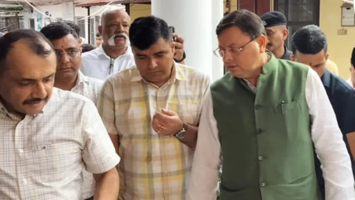 CM धामी अचानक पहुंचे पुलिस मुख्यालय, अधिकारी-कर्मचारी के फूले हाथ-पांव, कार्यप्रणाली का लिया जायजा