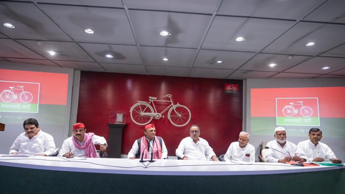 ‘जनता महंगाई-भ्रष्टाचार से त्रस्त, पूरे प्रदेश के बुलडोजरों का रुख गोरखपुर की तरफ होगा’, अखिलेश यादव ने क्यों कही ये बात…