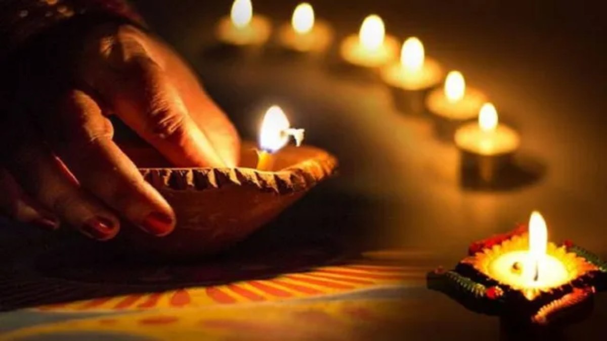 Hartalika Teej Special 2024 : आज तीज की पूजा में जलाएं सरसों के तेल से आटे का दीया, बरसेगी शनिदेव की कृपा…