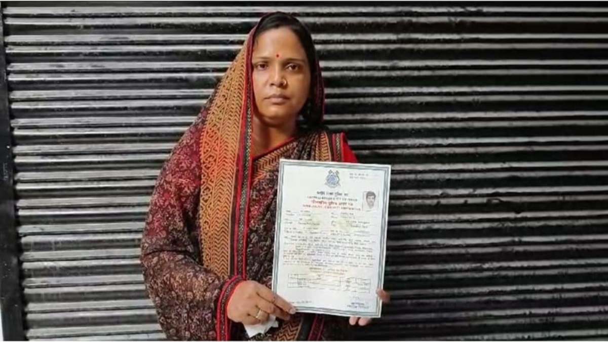 ‘योगी का नकारा सिस्टम’! 16 साल से अपने अधिकार के लिए भटक रही शहीद की बीवी, DM-SDM के पास कोई सुनवाई नहीं, आखिर कब मिलेगा न्याय ?
