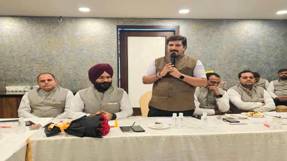 युवा कैट की बिजनेस मीट में सीए अमित चिमनानी हुए शामिल, कहा- व्यापार को बढ़ाने के​ लिए सरकार के विजन और योजनाओं को समझना जरूरी