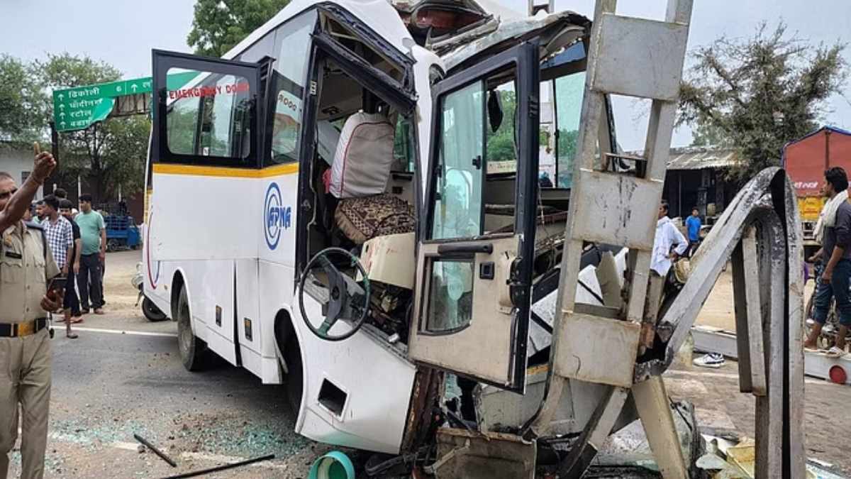 मौत से सामना और भयावह मंजरः श्रद्धालुओं से भरी बस भीषण सड़क हादसे का शिकार, 1 की मौत, 19 घायल