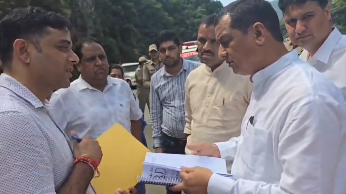 अनिल बलूनी ने कोटद्वार-दुगड्डा राष्ट्रीय राजमार्ग पर भूस्खलन से क्षतिग्रस्त हिस्से का किया निरीक्षण, नितिन गडकरी से चर्चा करने की कही बात