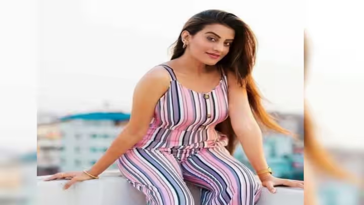 मशहूर भोजपुरी एक्ट्रेस Akshara Singh की मुश्किलें बढ़ीं, कोर्ट ने दिया गिरफ्तारी का आदेश …