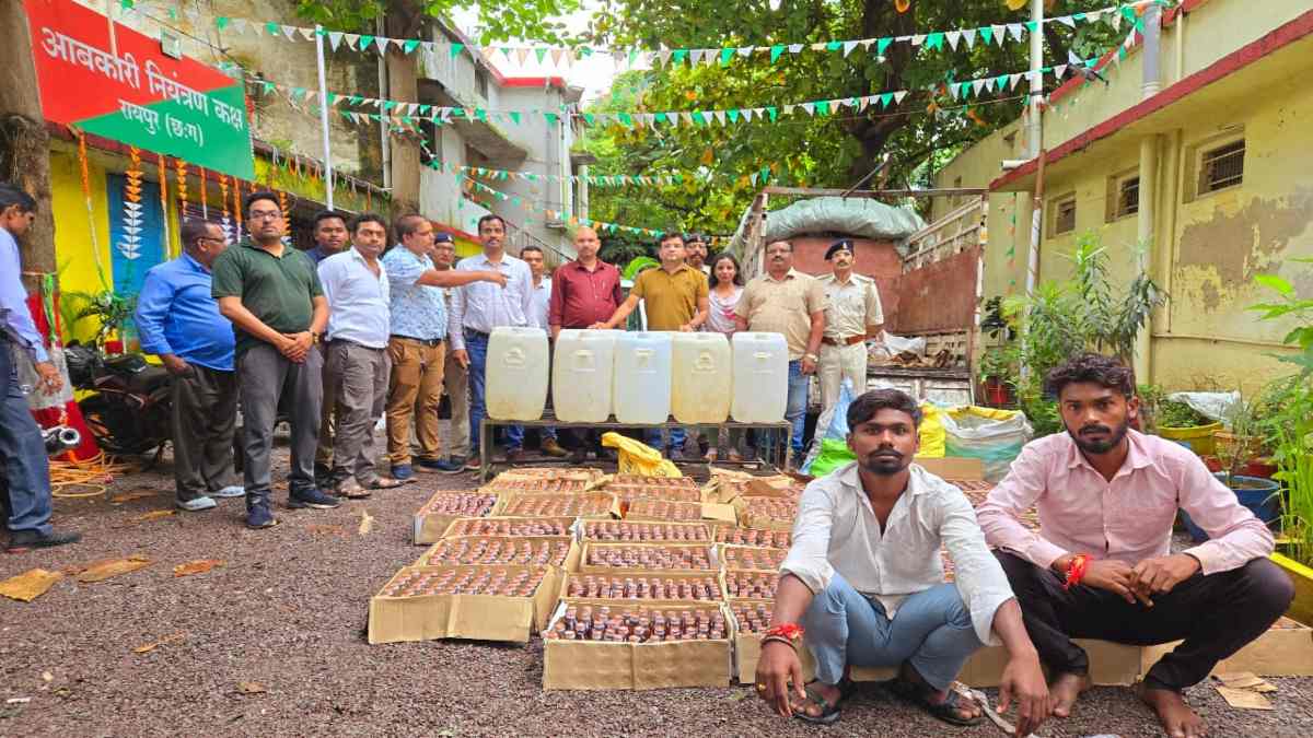 राजधानी में आबकारी विभाग की बड़ी कार्रवाई, डिप्टी कमिश्नर ने कोचिया बनकर पकड़ी खेप, 40 पेटी नकली शराब जब्त