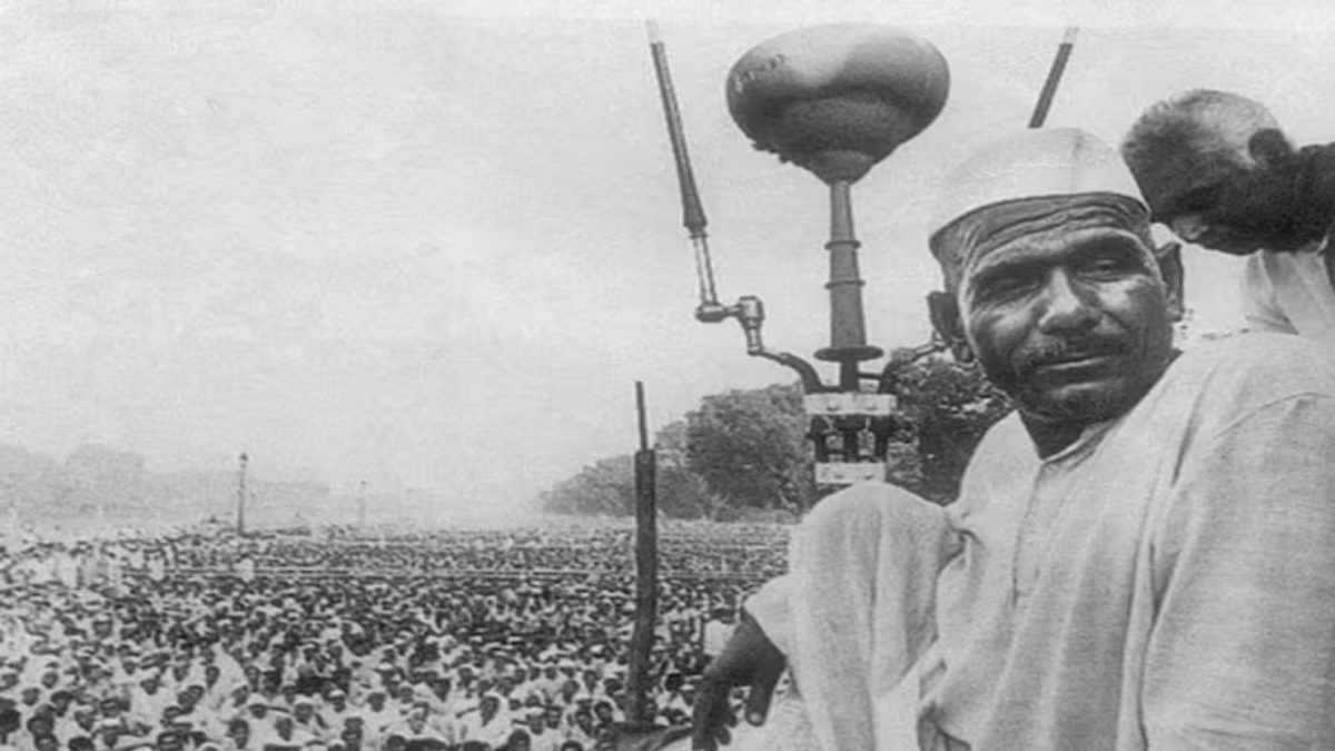 मृतक महेंद्र टिकैत हाजिर हों… 13 साल पहले परलोक सिधारे किसान को कोर्ट से आया बुलावा