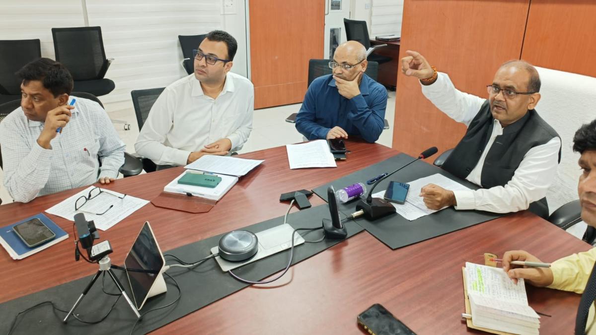 विनोद कुमार सुमन ने लिया मानसून की स्थिति का जायजा, अधिकारियों को समय पर सूचना प्रेषित करने के दिए निर्देश