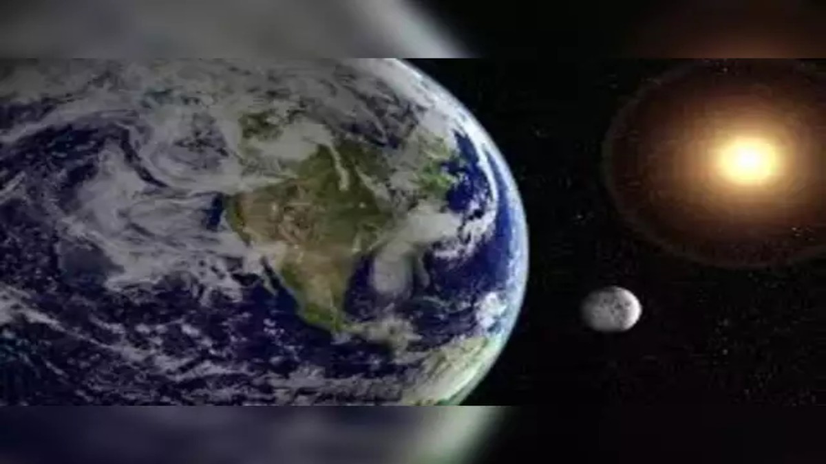 New Mini Moon: इस म​हीने पृथ्वी को मिलेगा एक नया मिनी-मून, ग्रह की करेगा परिक्रमा, नहीं होगा पूरी तरह से स्थाई