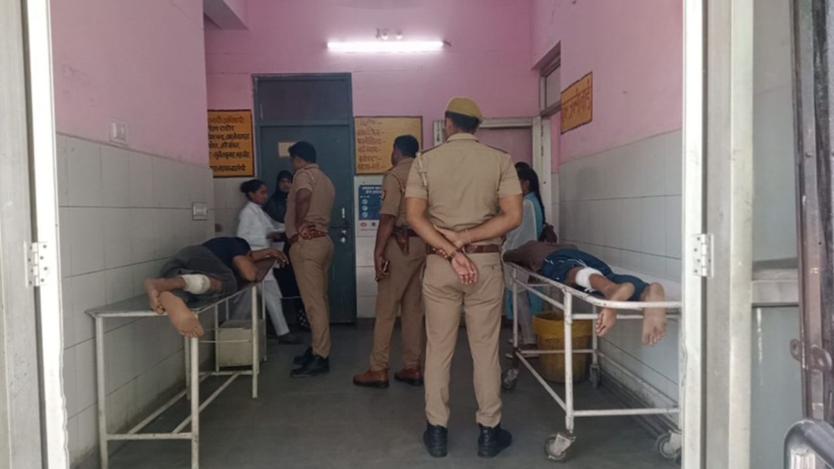 तमंचे की नोक पर लूट : 6 से 7 नकाबपोशों ने घर पर दी दबिश, महिला और बच्चों को बनाया बंधक, गहने जेवर पर किया हाथ साफ