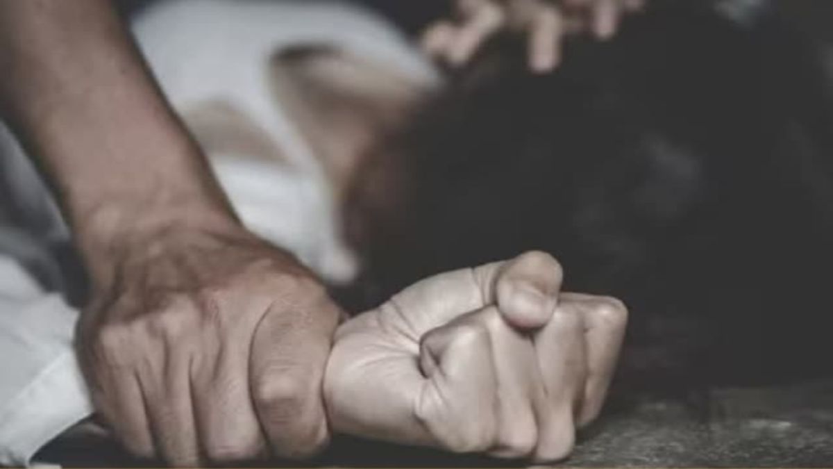 दोस्ती, झांसा और गंदा कामः बस में 17 साल की लड़की  की युवक से मुलाकात, कहानी गढ़कर ले गया अपने घर, फिर 15 दिन तक बुझाई हवस की प्यास