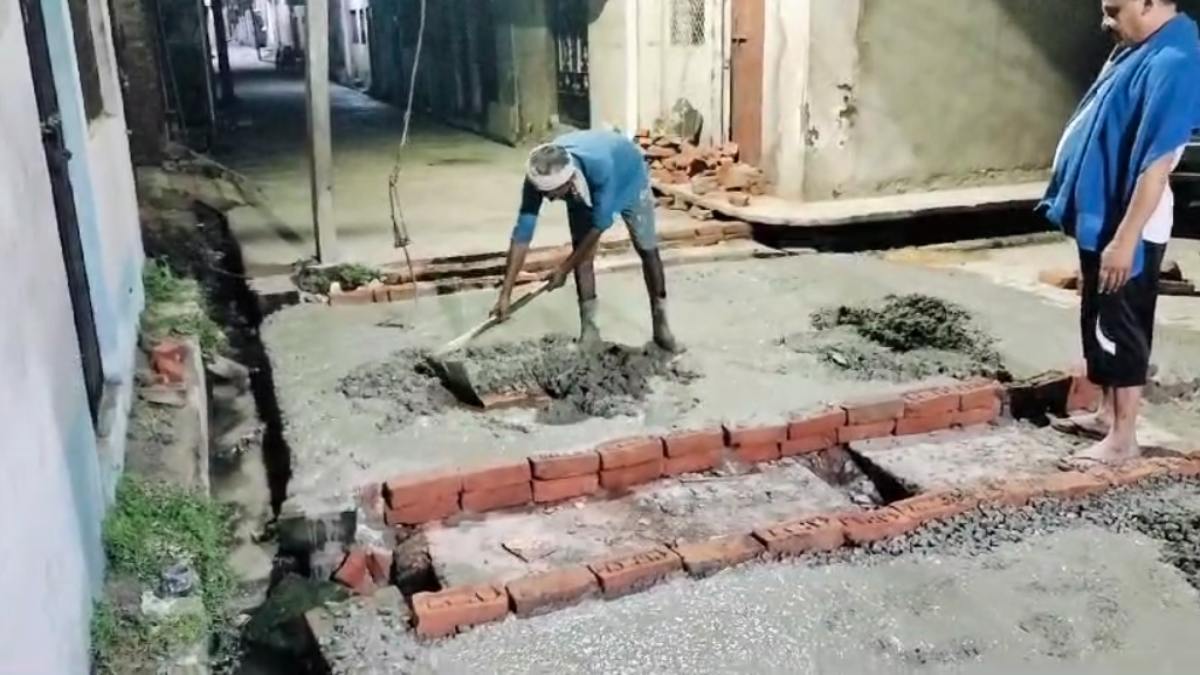 चोरी ऊपर से सीना जोरी ! गलत निर्माण कार्य की आधी रात शिकायत करने पर फरियादियों पर ही भड़क गई JE, सरकार को चूना लगाने में मस्त हैं सरकारी नुमाइंदे