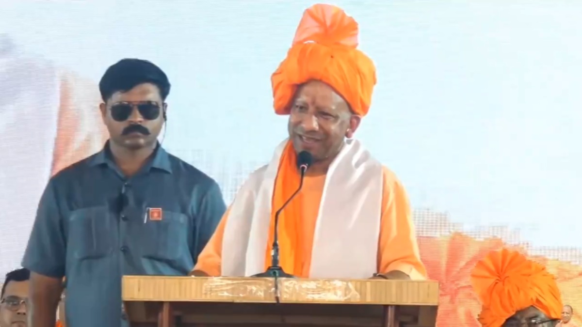 केवल मुरली से काम नहीं चलेगा, सुरक्षा के लिए सुदर्शन भी आवश्यक है- सीएम योगी