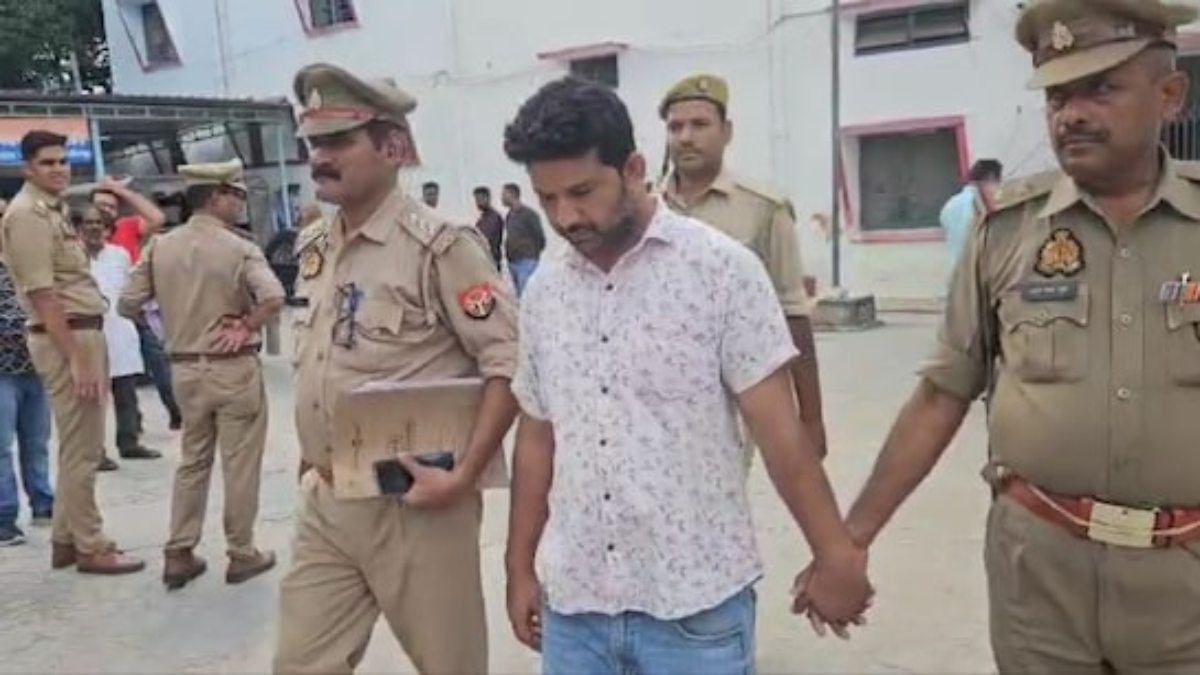 UP CRIME NEWS : पहले अपना धर्म छिपाया, फिर युवती के साथ जबरन शारीरिक संबंध बनाया, गर्भवती हुई तो दे दिया तलाक