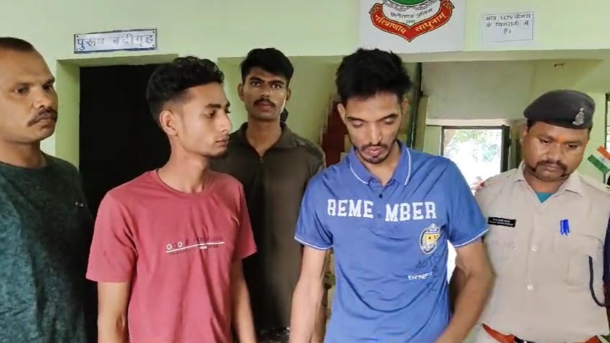 प्रभारी मंत्री की बैठक के बाद एक्टिव हुई पुलिस, ओडिशा से CG में गांजा तस्करी करते दो अंतरराज्यीय तस्कर गिरफ्तार