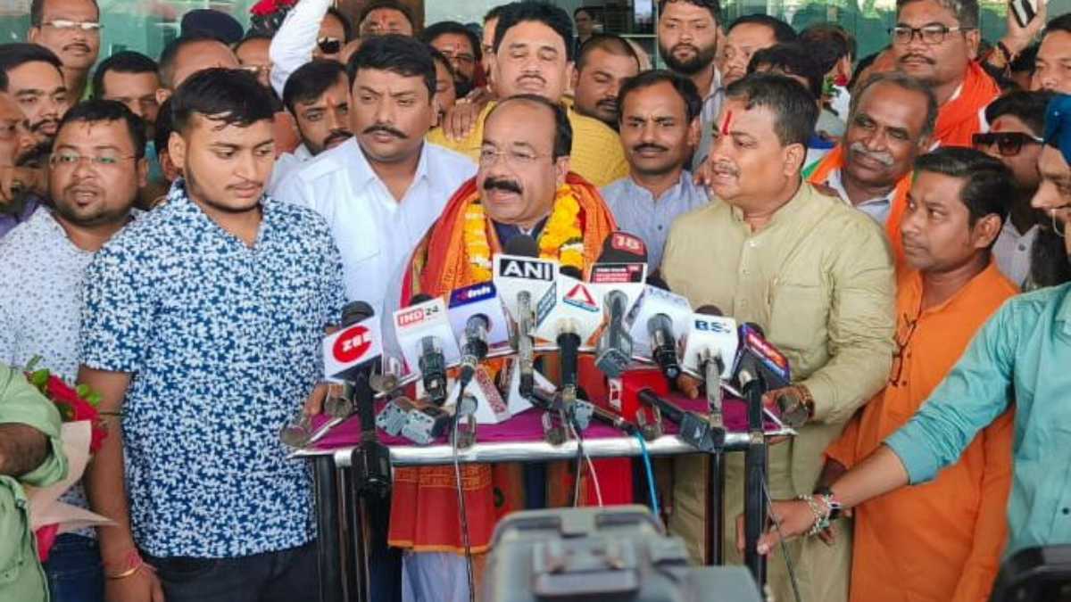 अमेरिका दौरे से लौटे डिप्टी सीएम अरुण साव, कहा- लोहराडीह की घटना में जो भी दोषी पाया जाएगा, उस पर होगी कड़ी से कड़ी कार्रवाई