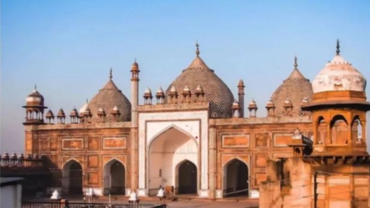 लाइट, कैमरा, एक्शन और बवालः बिना परमिशन मस्जिद में हुई एल्बम की शूटिंग, भड़का मुस्लिम समाज, FIR दर्ज