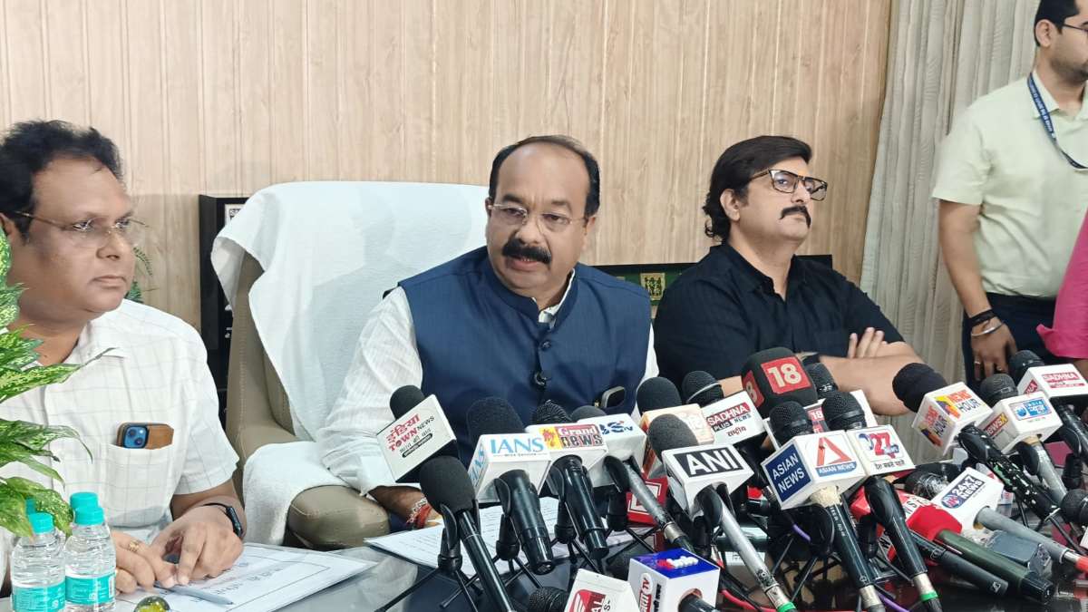 लोहारीडीह हिंसा: पीड़ित परिवार से मिलने रवाना हुए डिप्टी सीएम अरुण साव, कहा- पीड़ितों को मिलेगा न्याय, कांग्रेस के बंद को लेकर कही यह बात