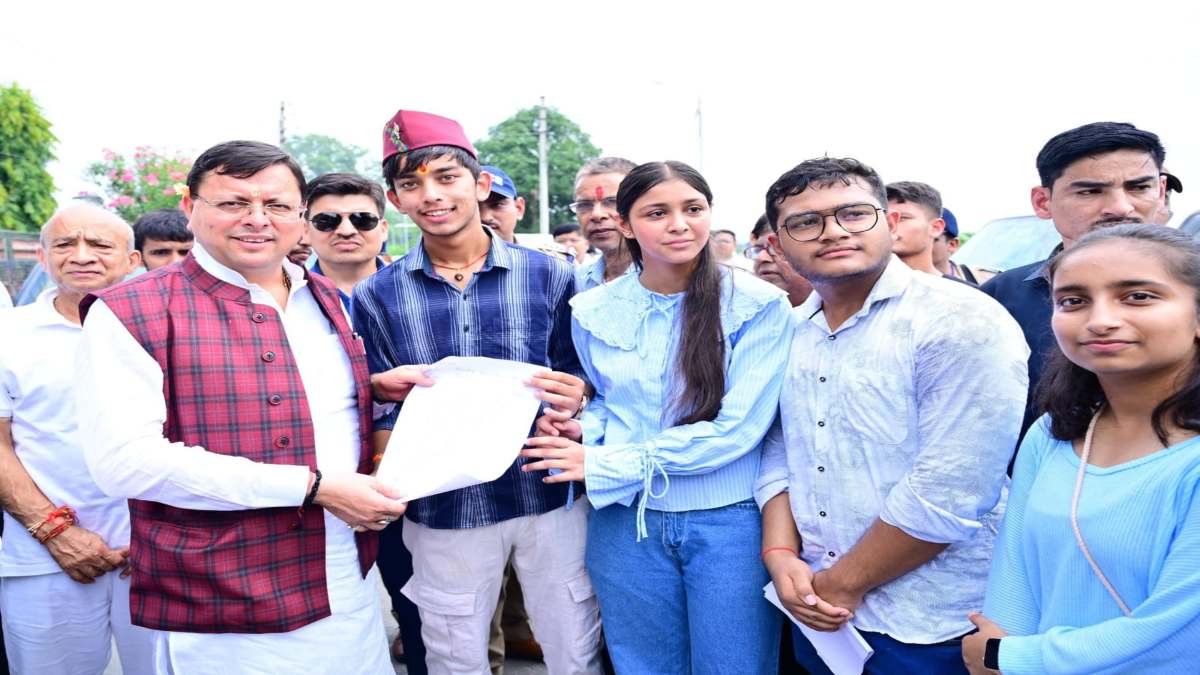 CM धामी ने सुनी जनता की समस्याएं, अधिकारियों को समाधान करने के दिए निर्देश