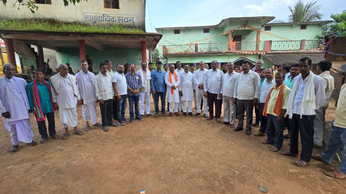 प्रदेश साहू संघ की सामाजिक जांच टीम पहुंची लोहारीडीह, वस्तुस्थिति का किया अवलोकन, सरकारी नौकरी, मुआवजा और गिरफ्तारों की निशर्त रिहाई की मांग
