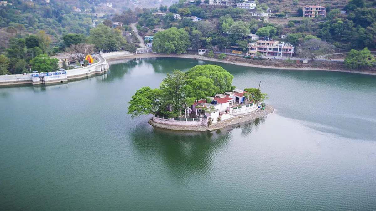 मौत से आमना-सामनाः बाइक की ठोकर से भीमताल झील में जा गिरा शिक्षक, मचा हड़कंप, फिर जो हुआ…