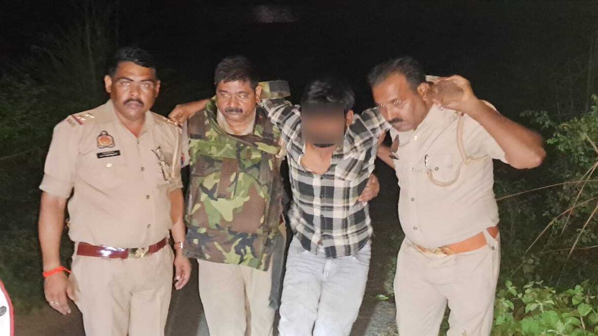पुलिस और लुटेरों के बीच खूब चली गोली, इटावा से आकर वारदात को देते थे अंजाम, कार और देसी तमंचा बरामद