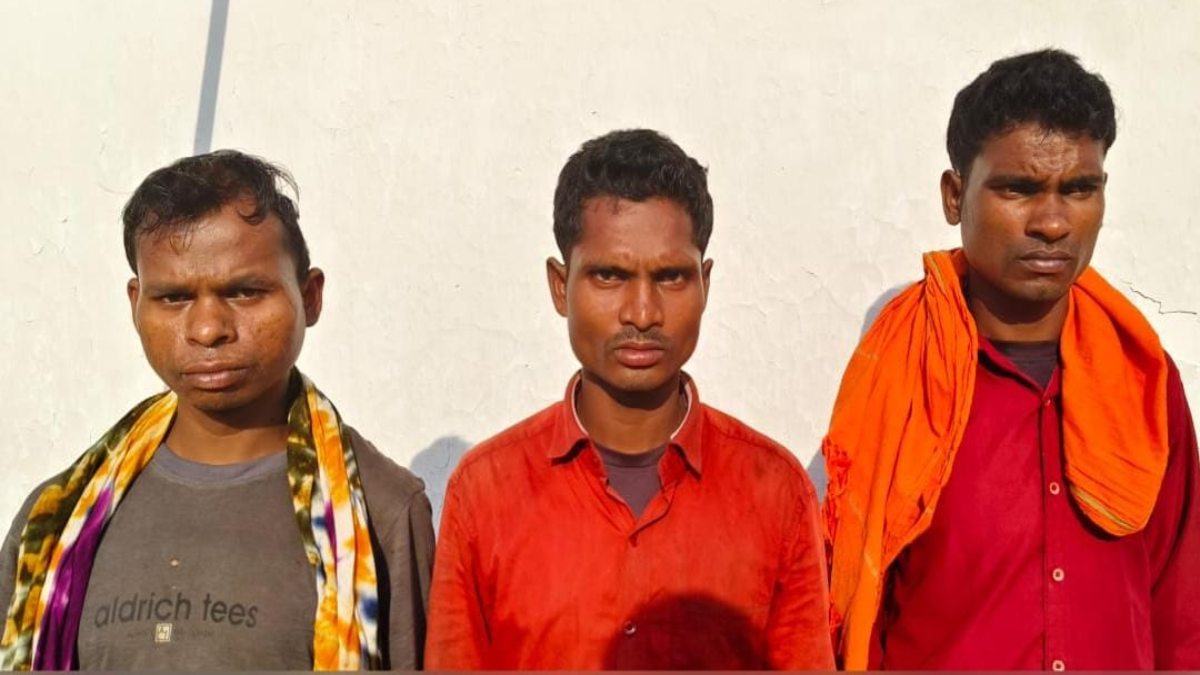 लाल आतंक पर लगाम: सुरक्षाबलों ने 3 नक्सलियों को पकड़ा, बड़ी मात्रा में विस्फोटक सामग्री जब्त