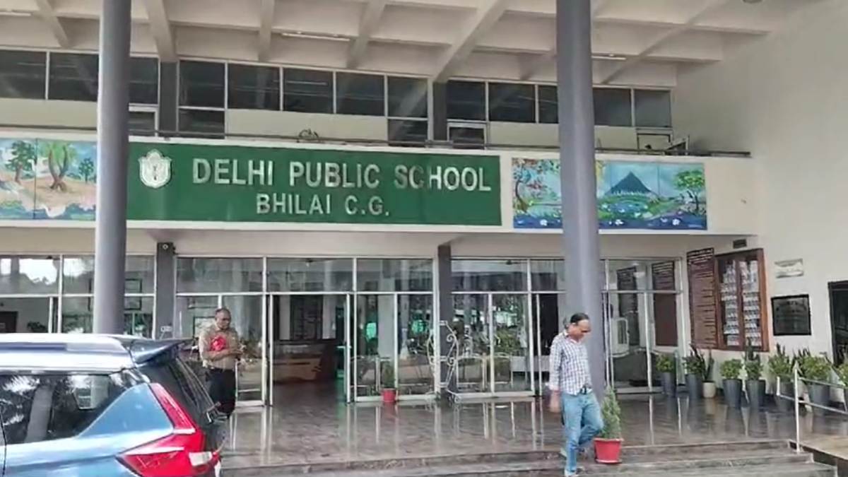 डीपीएस भिलाई मामले में नया मोड़ : राजनीति से परेशान बच्ची के परिजन ने स्कूल प्रबंधन से मांगी टीसी, इधर पुलिस ने दर्ज किया एफआईआर