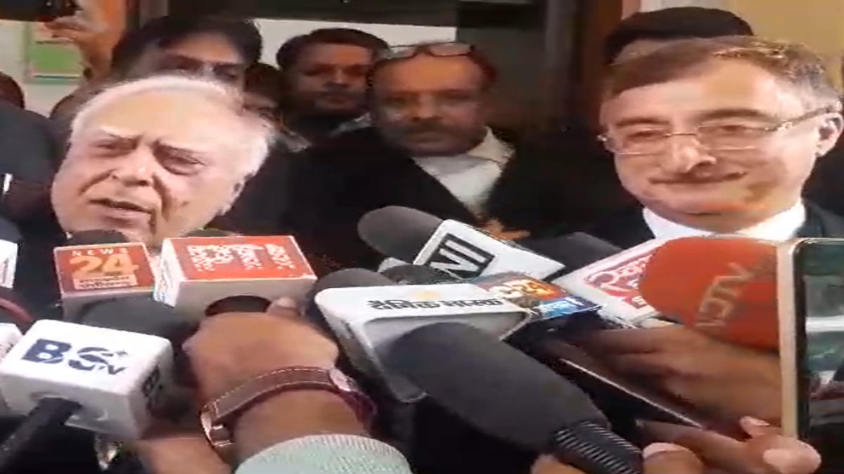 मानहानि मामले में HC ने फैसला रखा सुरक्षितः पंचायत चुनाव के दौरान ओबीसी आरक्षण पर बयानबाजी, कपिल सिब्बल की दलील, कोर्ट प्रोसेसिंग पर नेताओं की बयानबाजी सही नहीं