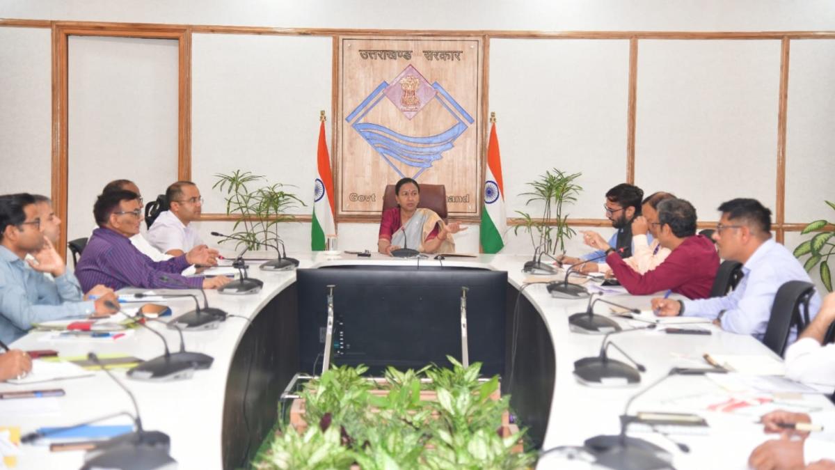 Uttarakhand News: ऋण वितरण में देरी होने पर मुख्य सचिव ने जताई नाराजगी, दिए ये निर्देश