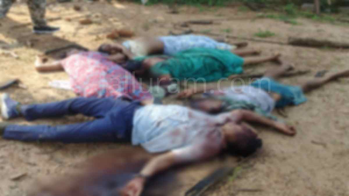 CG BIG BREAKING: जादू-टोना के शक में एक ही परिवार के 5 लोगों की बेरहमी से हत्या, इलाके में मचा हड़कंप